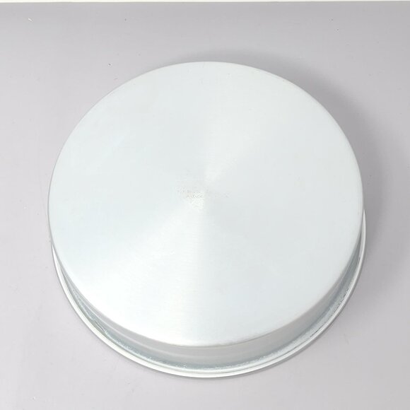 Wilton‎ Round Aluminum Cake Pan Set of 3 – Baking Pans for Layered Cakes - Picture 4 of 9